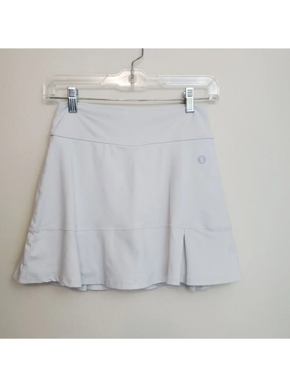 Dona Jo pleated skirt/skort in white
